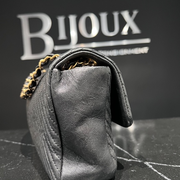 Chanel Goatskin Chevron Medium Single Flap - Picture 8 of 12